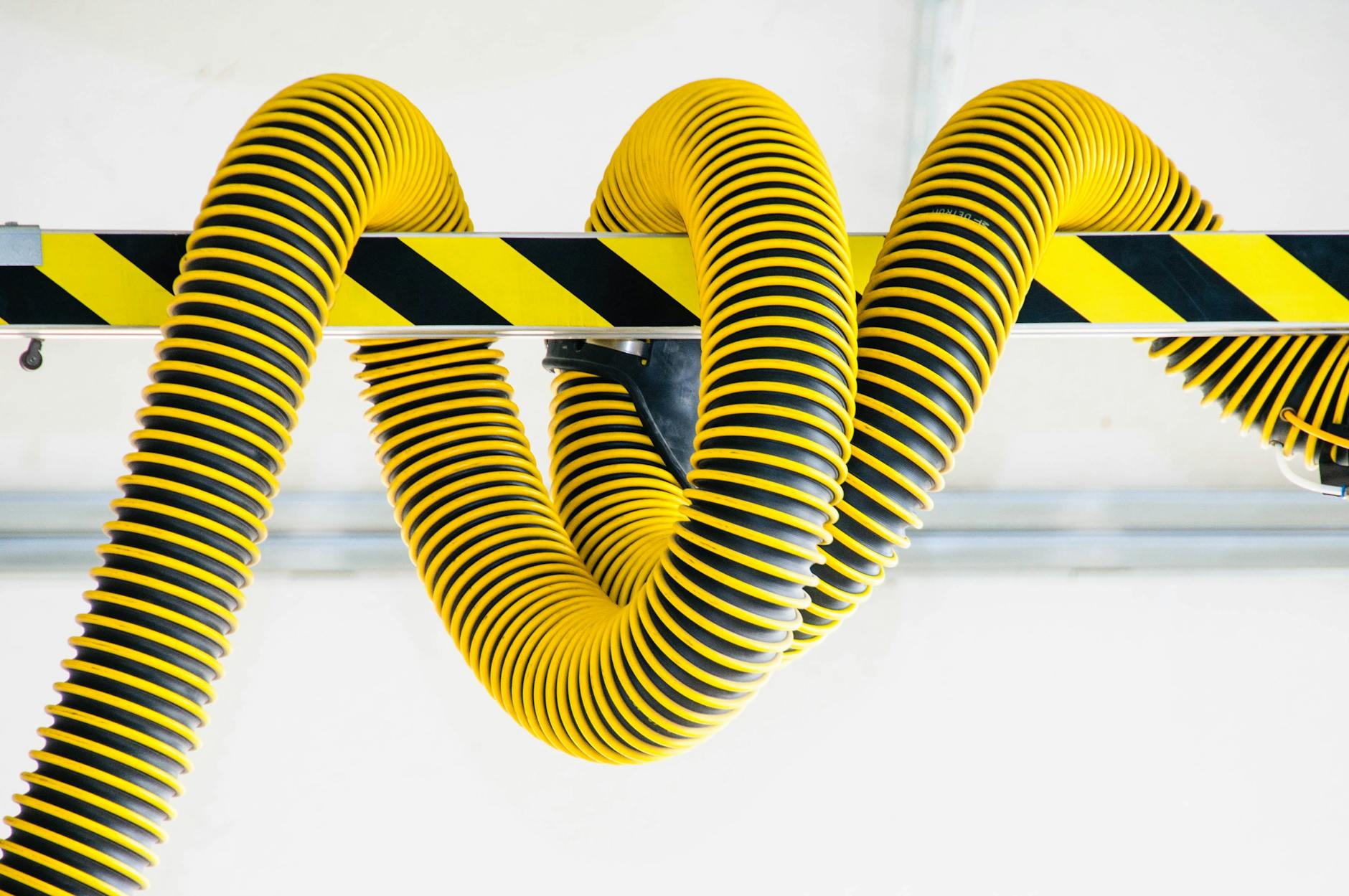 Industrial plant with pipework